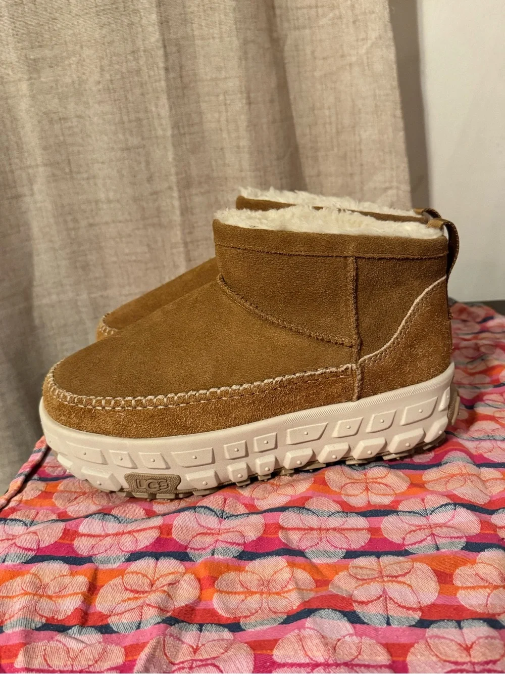 Ugg ultra daze ultra mini boots chestnut unisex men’s 11 NEW , no box